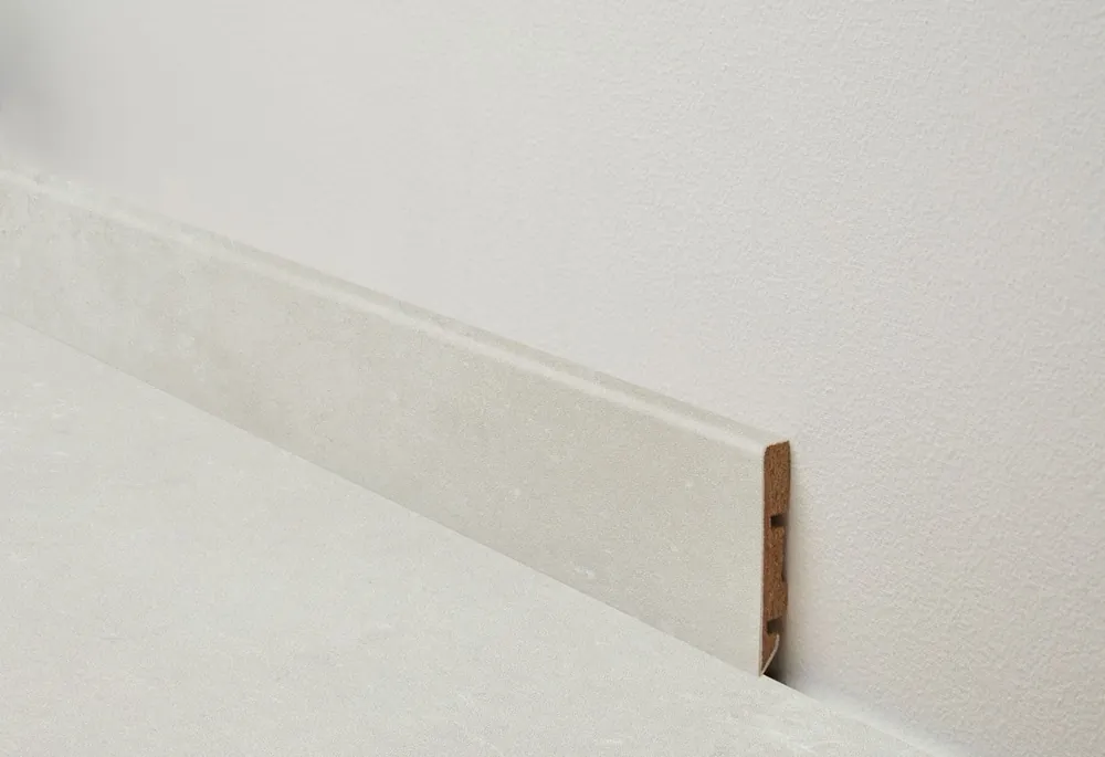 Sezónní Sleva Soklová lišta MDF URBAN STONE GREIGE 241 cm