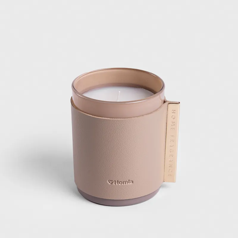 Must-Have Svíčka SLEEK LEATHER Healing Woods 708534