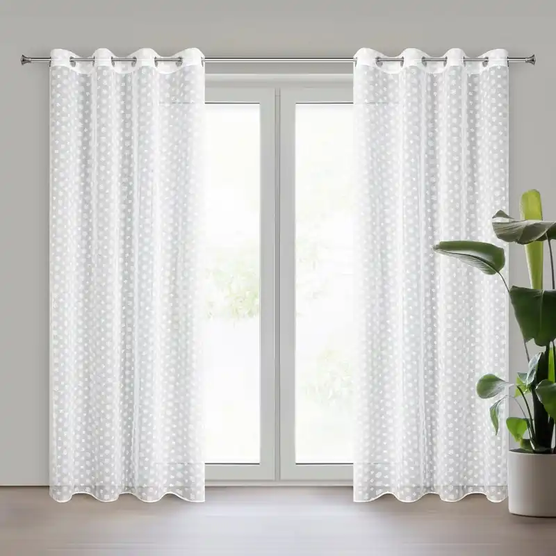 Hotová záclona SANNY bílá - na průchodkách Must-Have